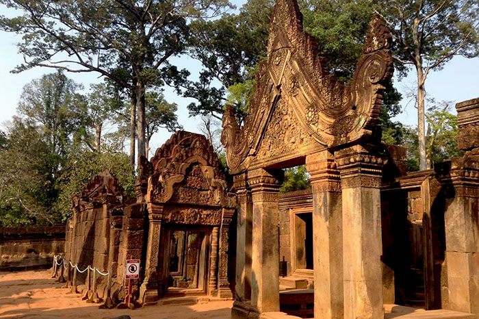 Banteay Srei temple