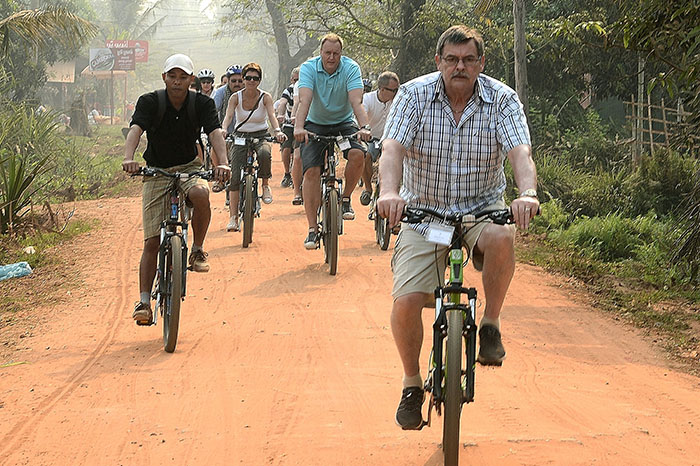 Cycling-to-visit-rural-villages