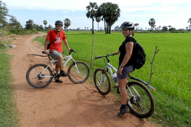 cycling-to-bakong-temple