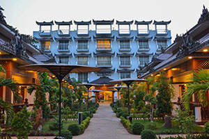 Yadanarbon Dynasty Hotel