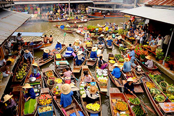 Damnoen Saduak Floating Market