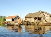 Tonle-Sap-floating-village